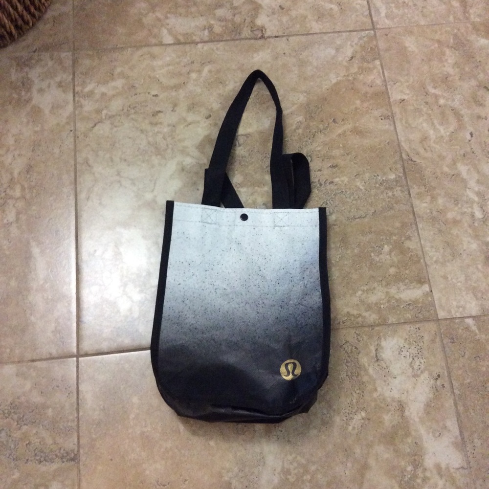 Lululemon tote